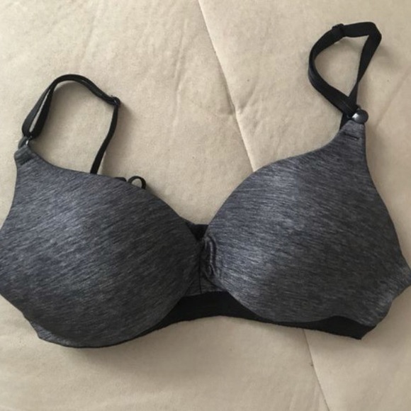 Nursing bras - Picture 1 of 3